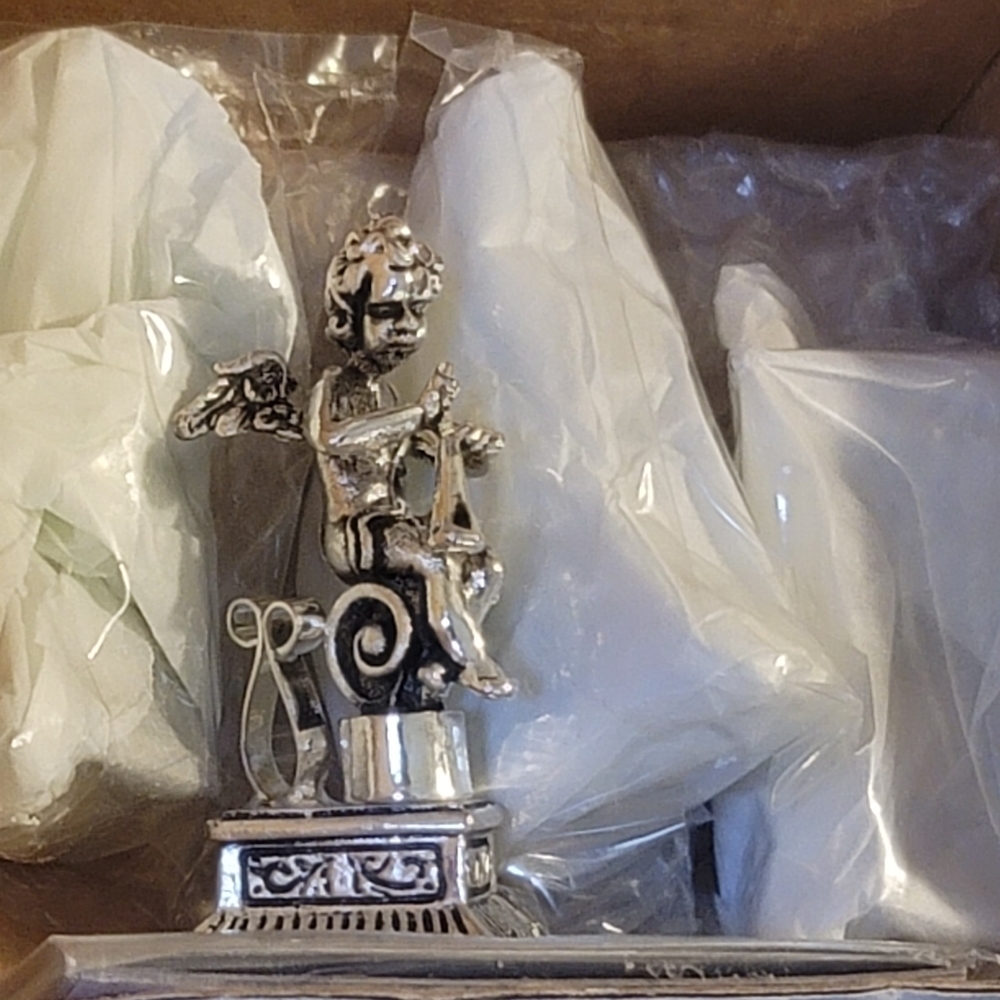 ANGEL PLACE CARD HOLDERS set of 4 silver tone